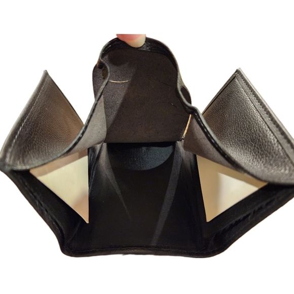 University of Notre Dame Fighting Irish Vintage Black Leather Wallet - Picture 5 of 11